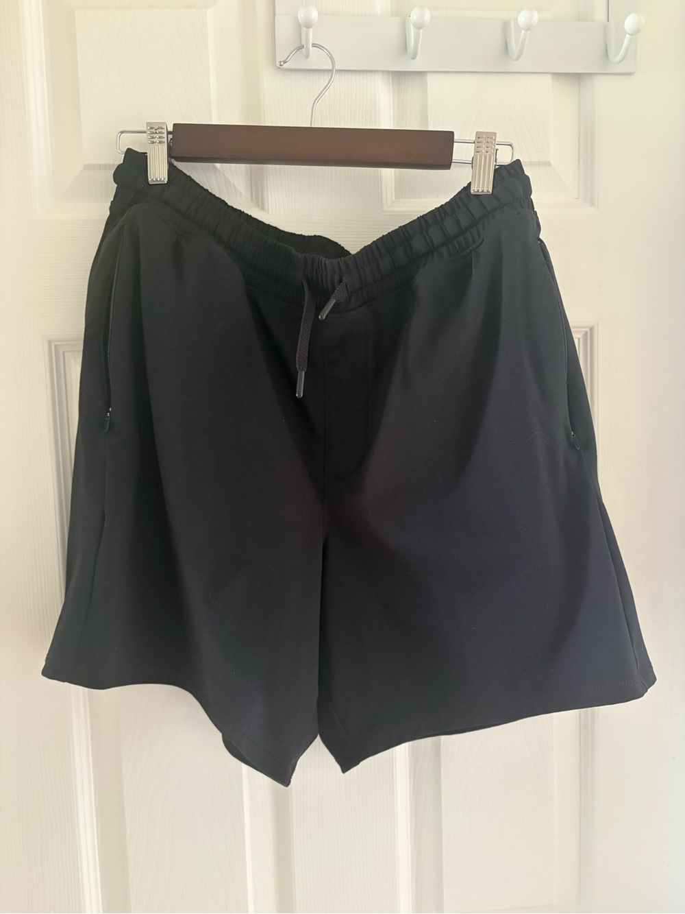 Men’s Armour Women's Black Elastic Waist Athletic Shorts
